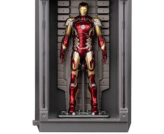 MARVEL Figure Iron Man + Hall of Armor Set MK43 4 inch